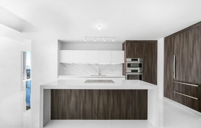 Foto del edificio - 851 NE 1st Ave