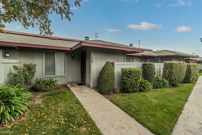 Building Photo - 4504 N Valentine Ave