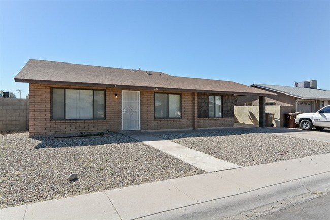 Foto del edificio - 7341 W Shangri La Rd