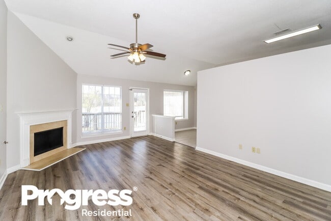 Building Photo - 6175 Lakefront Dr