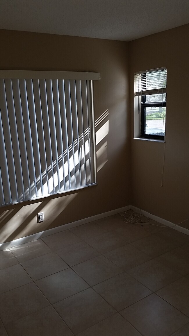 Foto del edificio - 6660 Somerset Dr