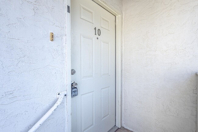Building Photo - 104 Belaire Dr