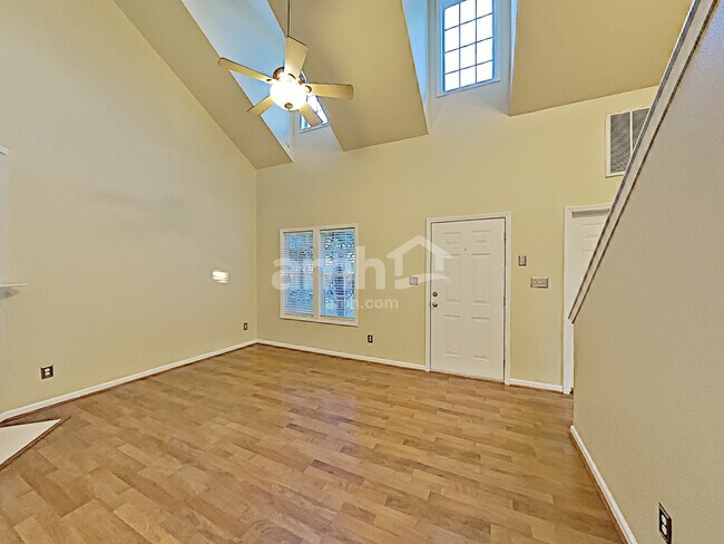 Foto del edificio - 10206 Orchard Grass Ct