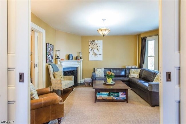 Foto del edificio - 28 Wetmore Ave