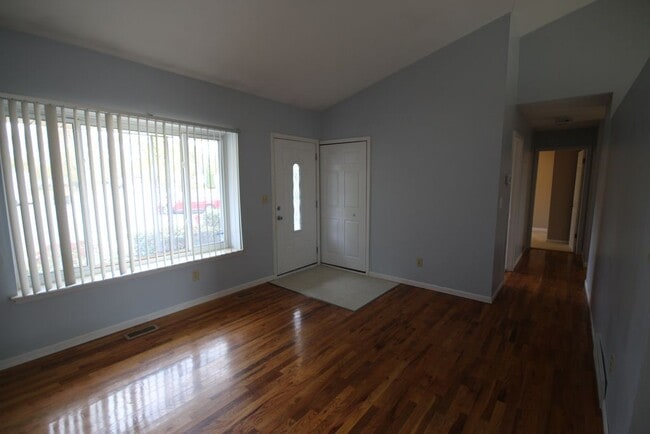 Building Photo - 2063 Champagne Dr