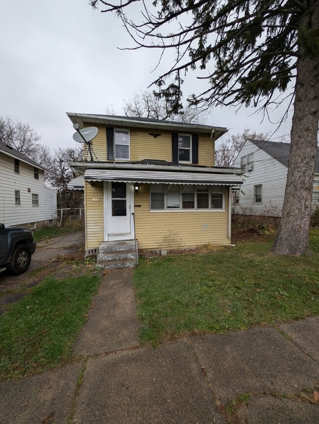 Building Photo - 2442 Gibson St