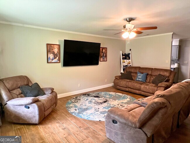 Building Photo - 113 Woodhaven Dr