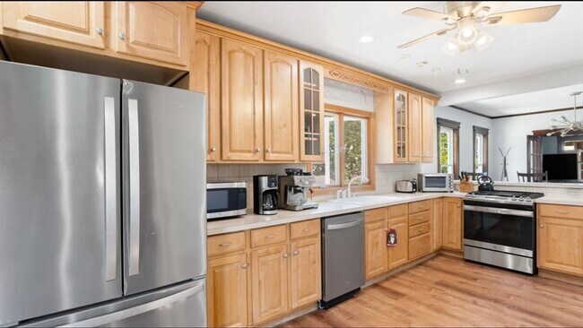 Building Photo - 92 Litchfield St