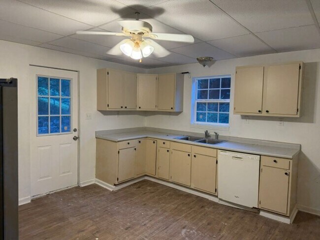 Building Photo - 507 Gaskill Ave