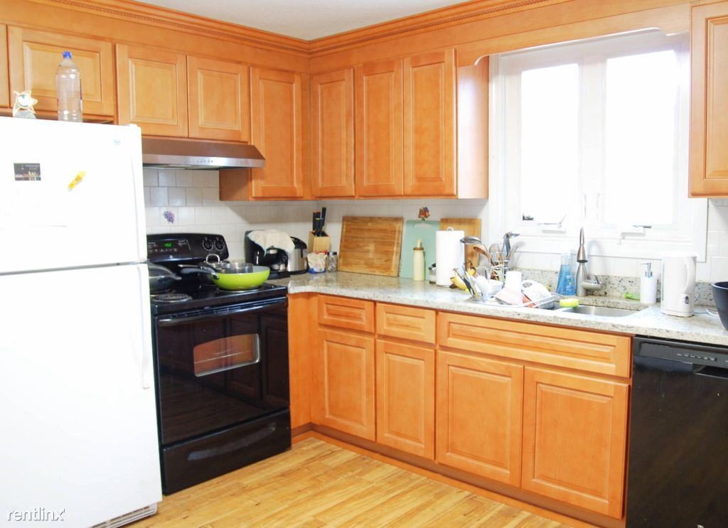Primary Photo - 79 Waverley St