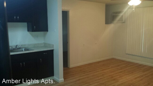 Building Photo - 2124 Wylie Dr