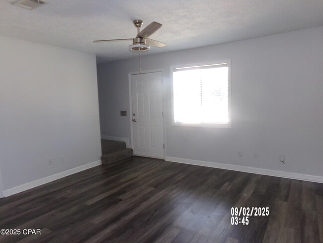Building Photo - 420 Venetian Way