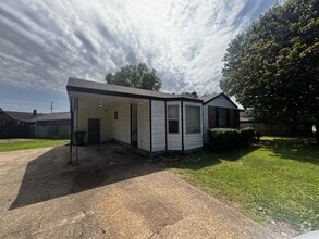Building Photo - 1023 N Mendenhall Rd