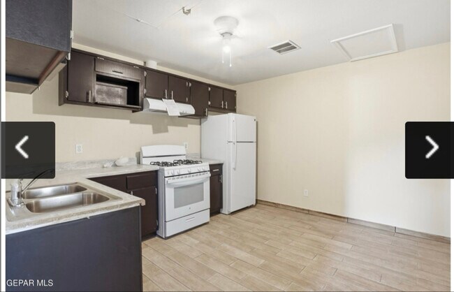 Foto del edificio - 3580 Black Bear Ln