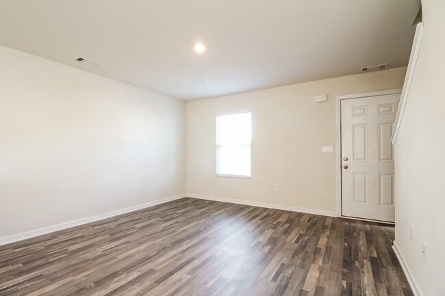 Building Photo - 512 Wagon Trail