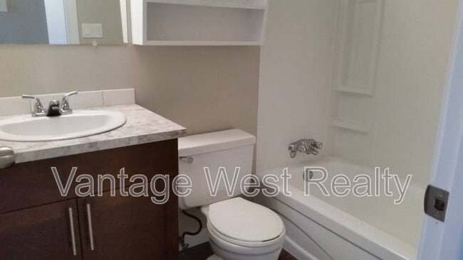 Building Photo - 235-235 Husch Rd