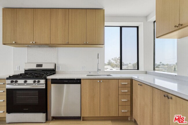 Foto del edificio - 1822 Overland Ave
