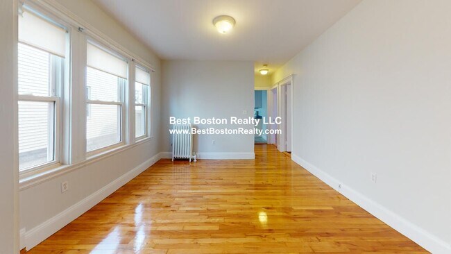 Building Photo - 46 Fairfax St