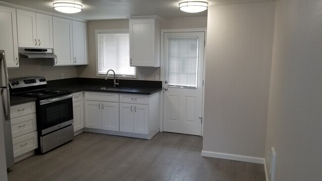 Foto del edificio - 2300 NE Stapleton Rd