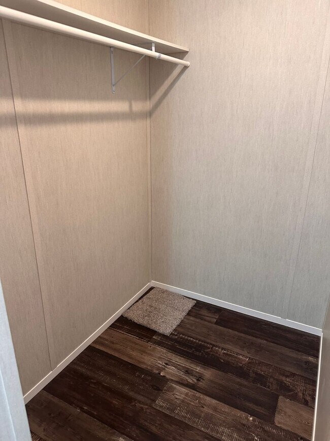 Foto del edificio - BRAND NEW-3 Bedroom / 2 Bath