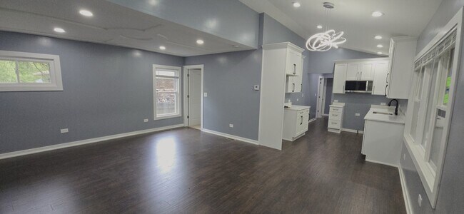 Foto del edificio - 15407 Kenton Ave