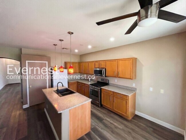 Foto del edificio - 2701 Old Bear Canyon St