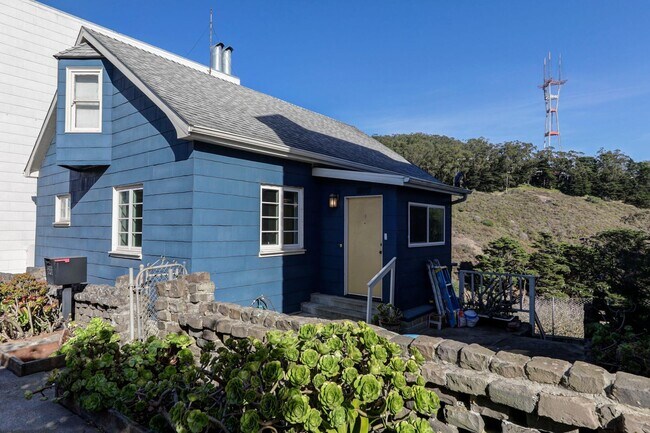 Building Photo - 2 Bedroom / 1 Bathroom Inner Sunset home w...