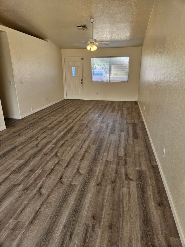 Building Photo - Offering Three Bedroom, 2 Bathroom SFH wit...