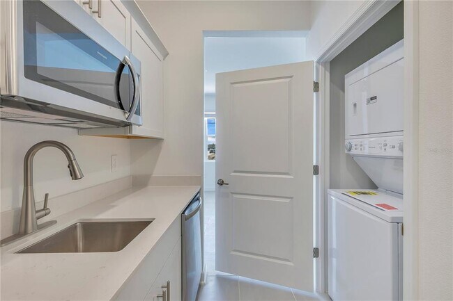 Foto del edificio - 3257 Addison Blvd