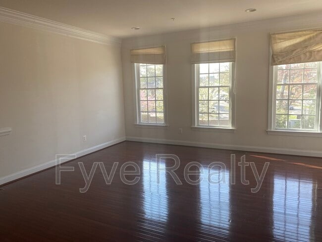 Building Photo - 2098 Hutchison Grove Ct