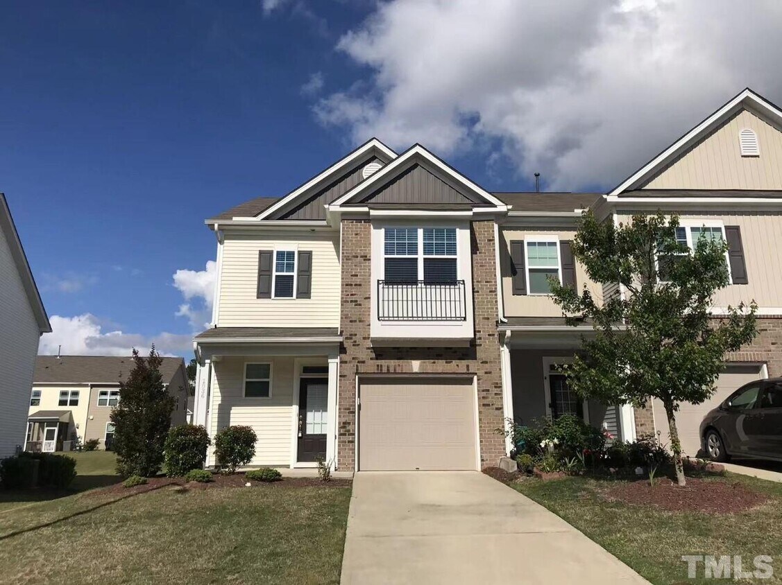 1036 Historic Cir, Morrisville, NC 27560 Townhome Rentals in