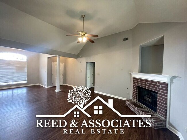 Building Photo - Just Minutes Away from Shelby Farms!