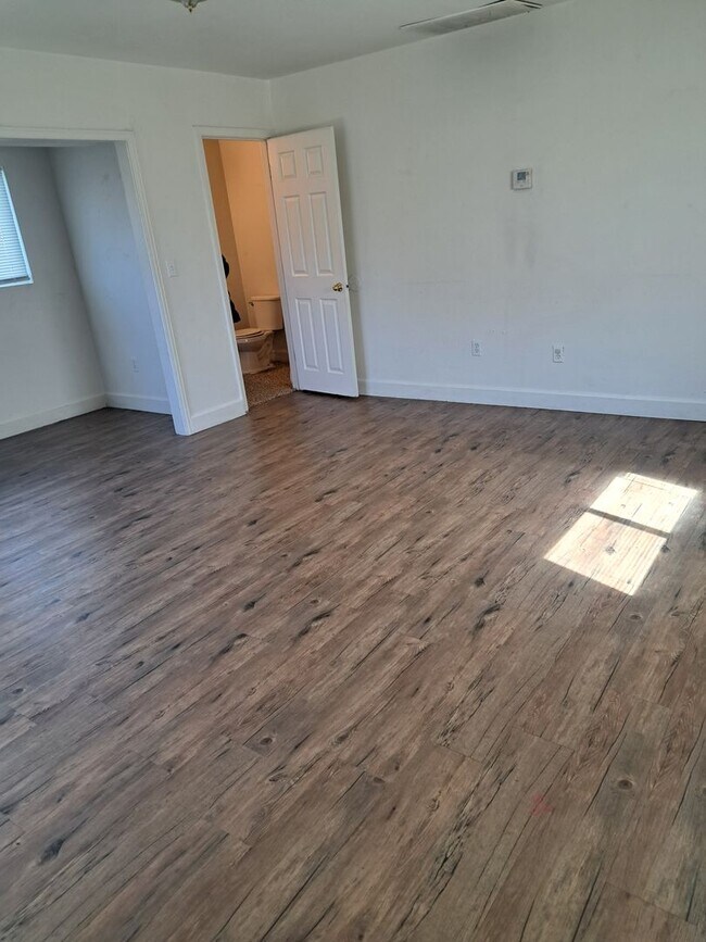 Foto del edificio - 1920 N 11th Ave