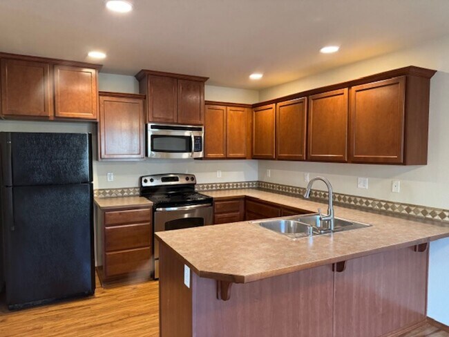 Foto del edificio - DHALIWAL2