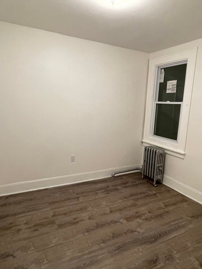 Building Photo - 526 N 5th St