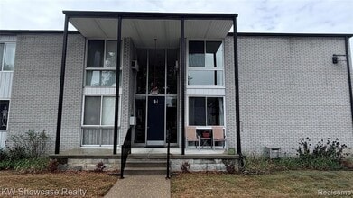 Building Photo - 4030 W 13 Mile Rd
