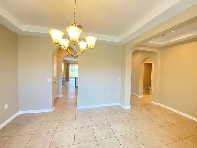 Foto del edificio - Five Bedroom with Water View in Avalon Park