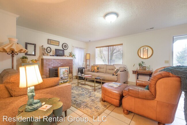 Foto del edificio - 3 br, 2 bath House - 258 SE 5th Avenue
