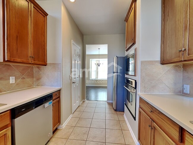 Building Photo - 2844 S Serrano