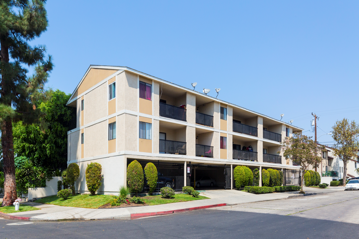 Primary Photo - Pine Street Apartments