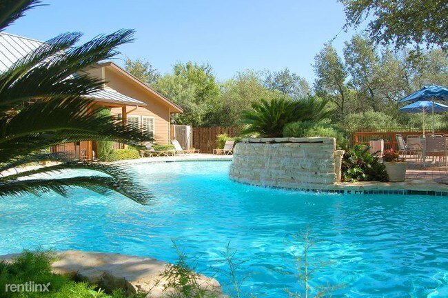 Foto del edificio - 8302 W Hausman Rd