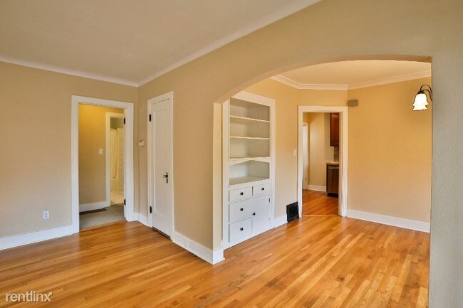Building Photo - 4 br, 2 bath House - 311 W 29th St A Unit A