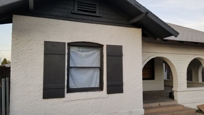 Building Photo - Call Today!