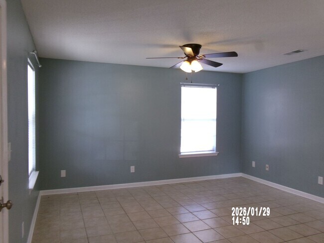 Foto del edificio - 3BR/1.5BA Single Family Home in Gulfport.  Rent $1,200