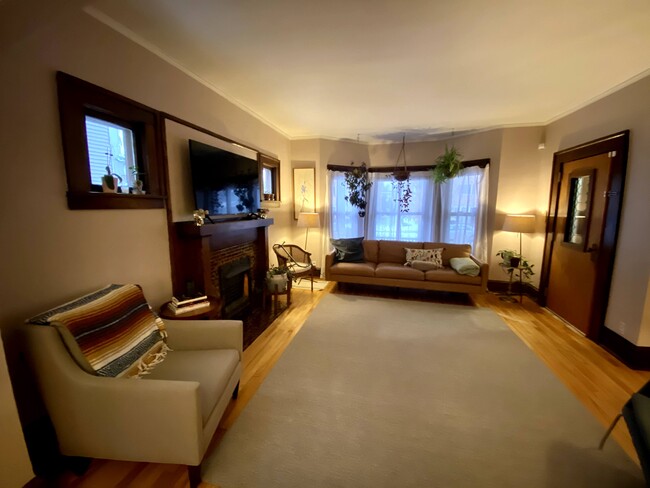 Foto del edificio - 2513 Grand Ave S