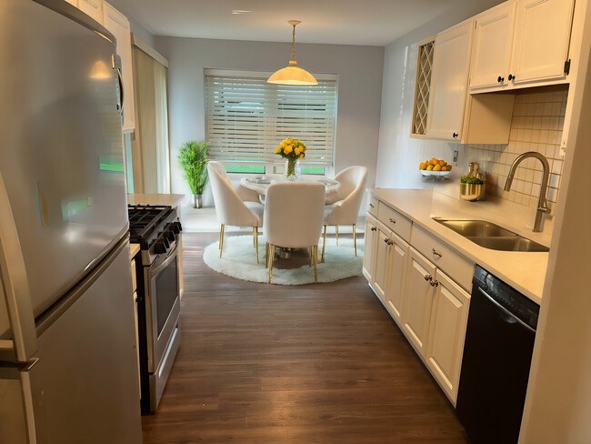 Foto del edificio - 4780 Calvert Dr