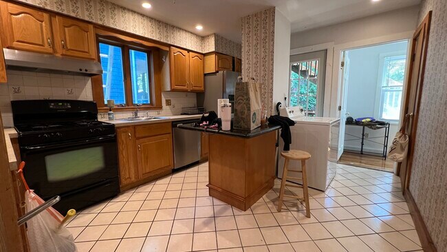 Building Photo - 26 Chetwynd Rd