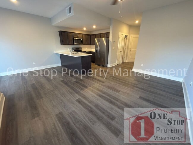 Building Photo - 3 Bedroom / 2.5 Bathroom Townhome in Louisburg, KS!