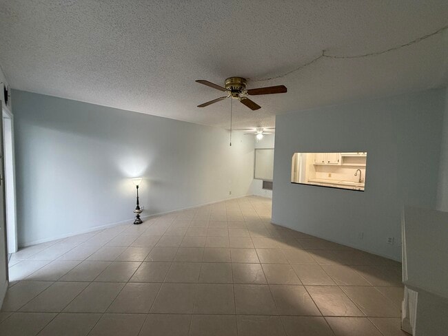 Building Photo - 2480 Lake Osborne Dr