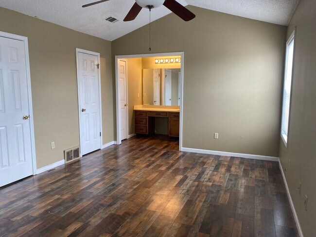 Foto del edificio - 3736 Deer Crossing